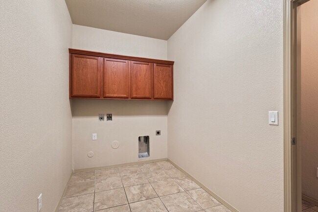 Building Photo - 3103 Sunny Prairie Dr