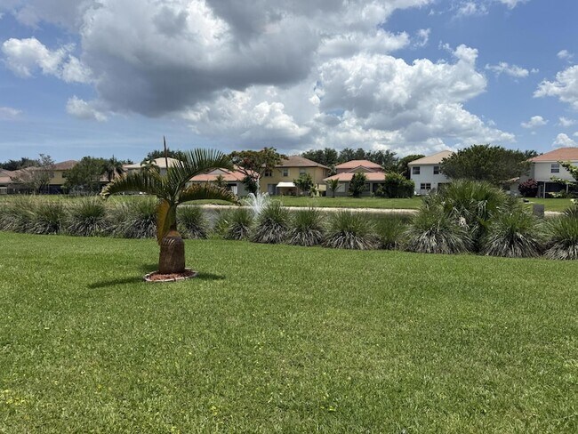 Building Photo - 9084 Silver Glen Way