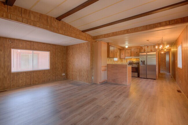Building Photo - 162 Feathervale Dr
