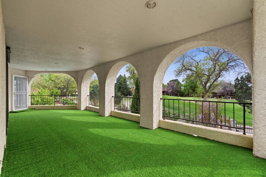 Building Photo - 9706 Tanoan Dr NE