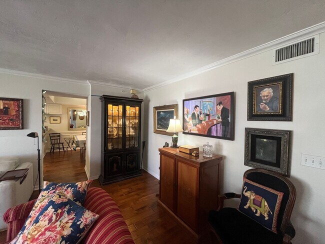 Building Photo - Beautiful Condo with Amazing Views