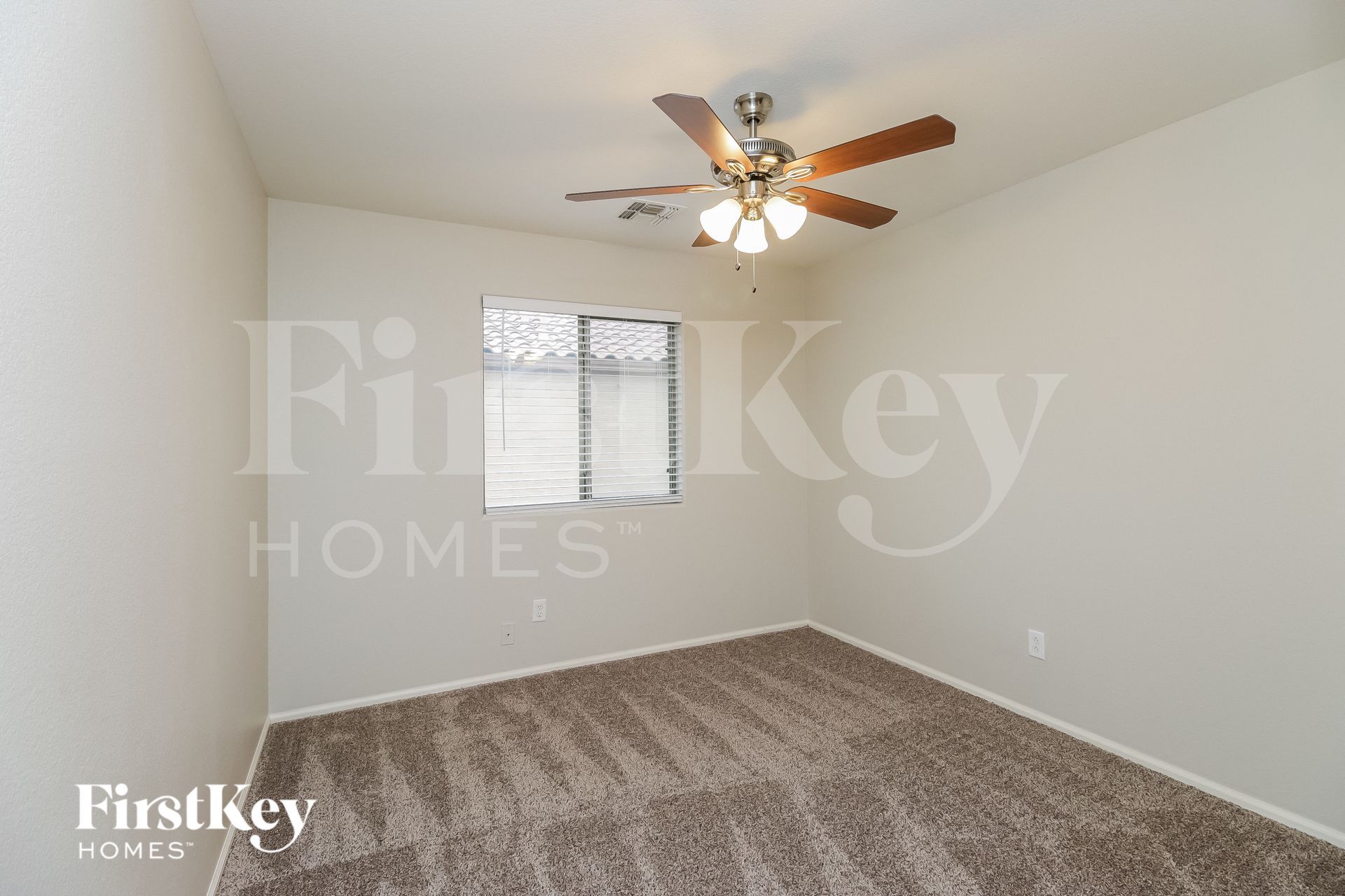 Building Photo - 284 W Jersey Way