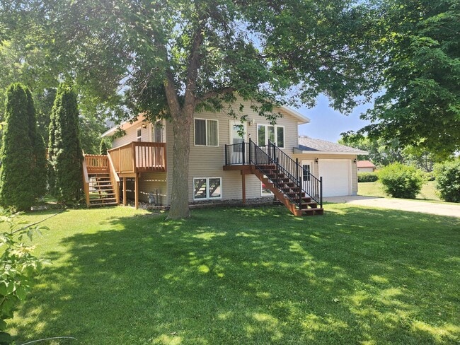 Primary Photo - 1617 17th Ave NW