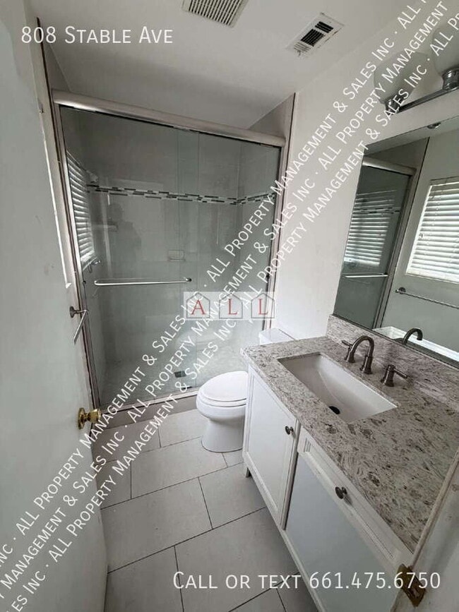 Building Photo - 808 Stable Ave