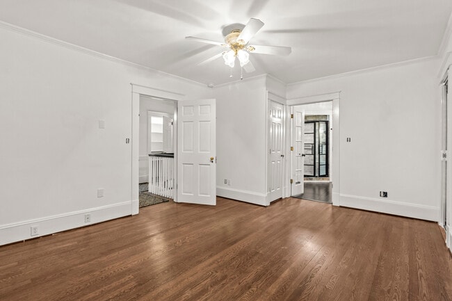 Building Photo - 1502 Tryon Rd