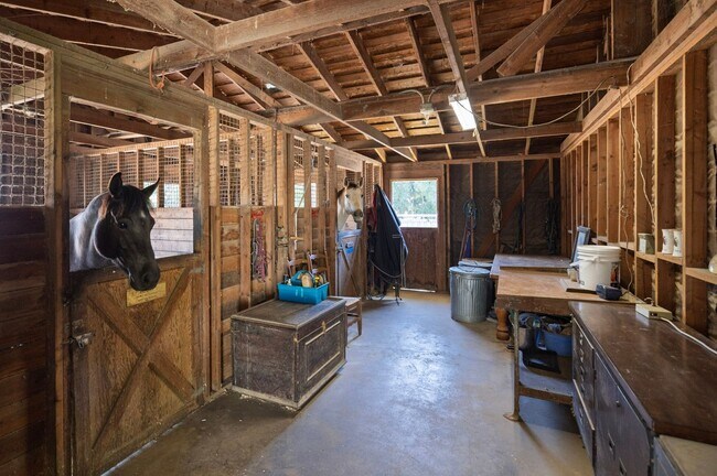 Building Photo - Discover Your Dream Sanctuary at Braemar Ranch, Yankee Farm!