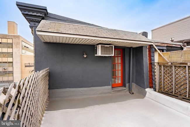 Building Photo - 1327 Snyder Ave