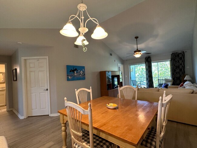 Building Photo - ANNUAL RENTAL - FURNISHED 2 BED / 2 BATH CONDO IN EDGEWOOD