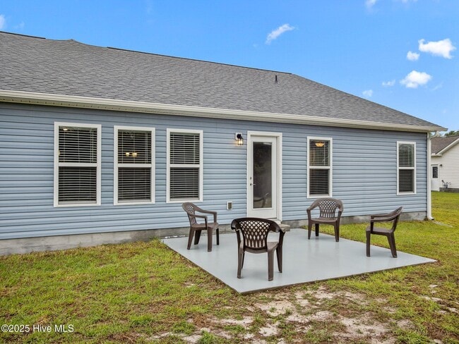 Building Photo - 227 Patriot Dr