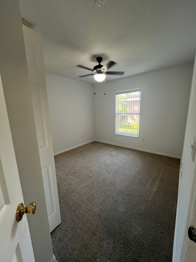 Building Photo - Charming 2 bedroom, 2 bathroom dulplex loc...