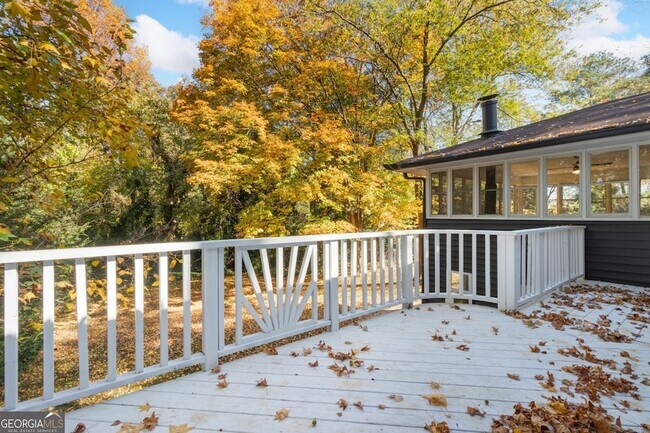 Building Photo - 2958 Harcourt Dr