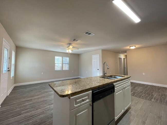 Building Photo - 7184 Alcove St
