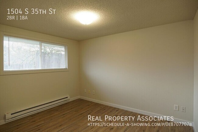 Building Photo - 1504 S 35th St