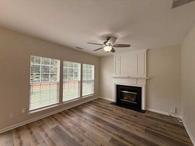 Building Photo - 3404 Laurenhurst Ln