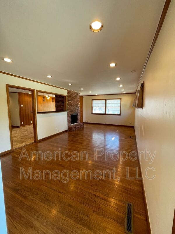 Building Photo - 5147 S Toledo Ave