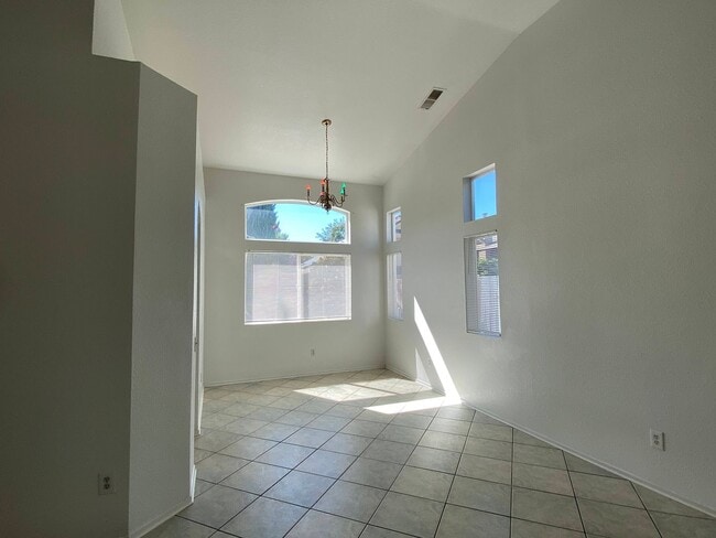 Building Photo - Large Four Bed, Three Bath Home with a Pool
