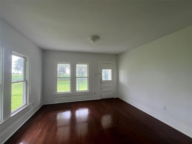 Building Photo - 149 Private Rd 9400