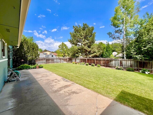 Building Photo - Spacious 4 bed/ 3 bath Two Story Home with Finished Basement - Lawn and Garden Care Included, New...