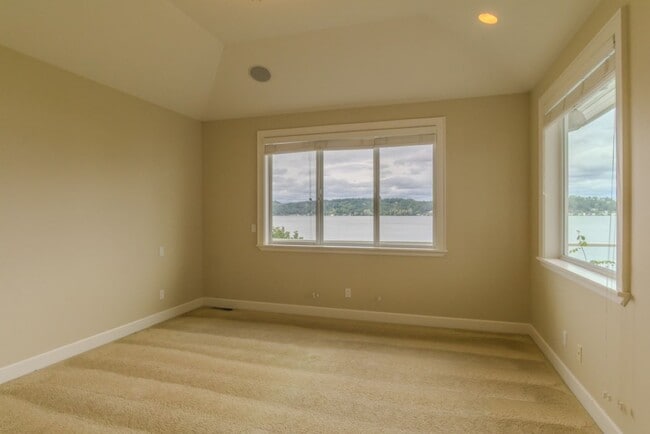 Building Photo - 4Bd/4Ba Seattle Home