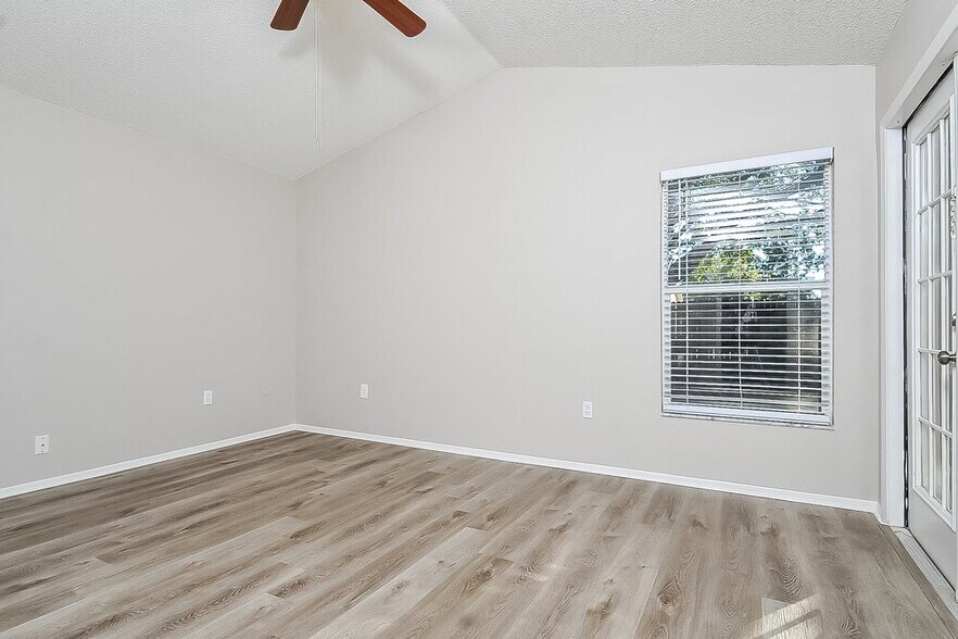 Building Photo - 13208 Sharondale Ct
