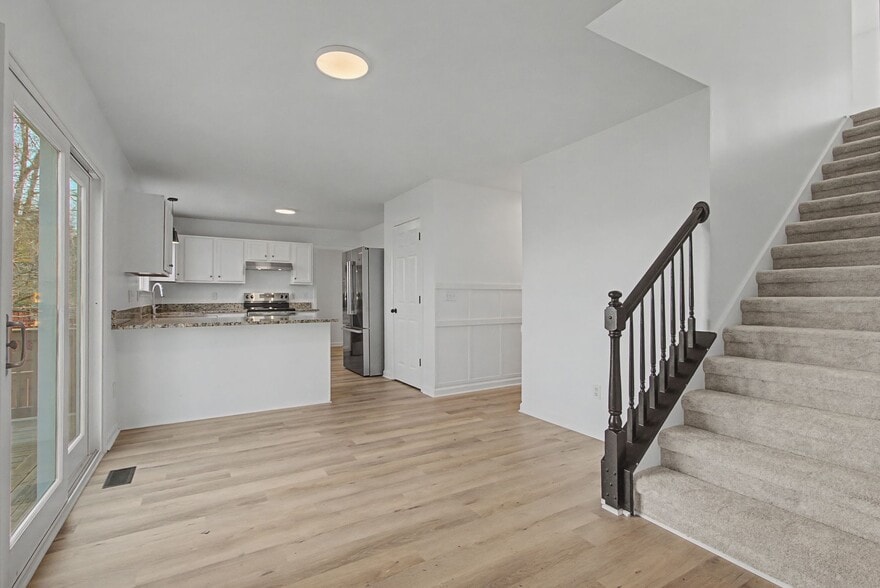 Building Photo - 2932 Burtonwood Dr