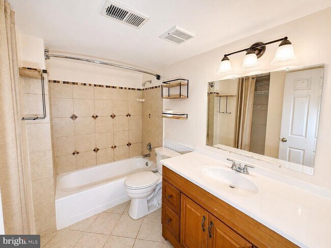 Building Photo - 1421 T St NW