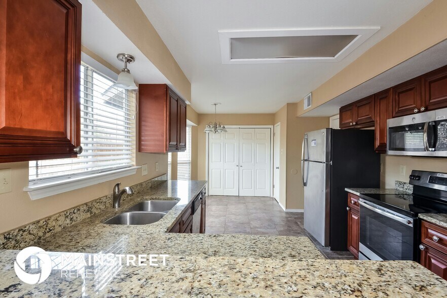 Building Photo - 14919 Tropical Wind Dr