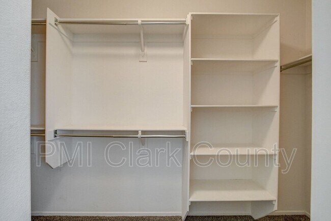 Building Photo - 8912 Ochoa St