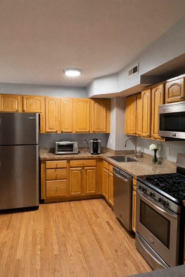 Building Photo - 711 Bloomfield St