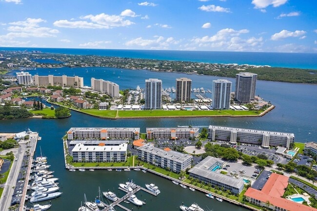 Building Photo - 29 Yacht Club Dr