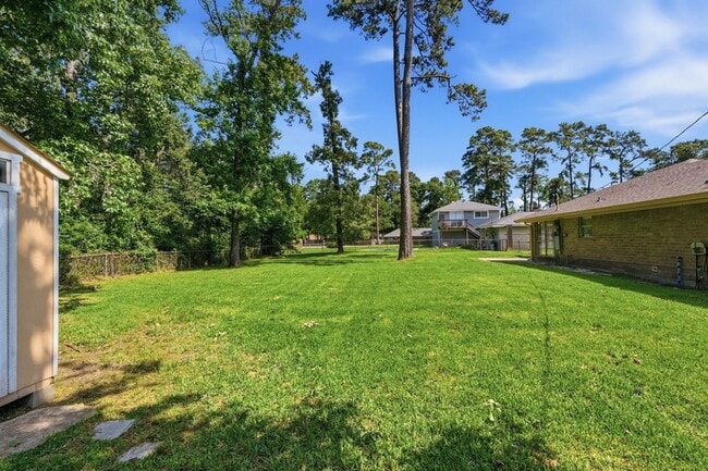 Building Photo - 25611 Timberlane Dr