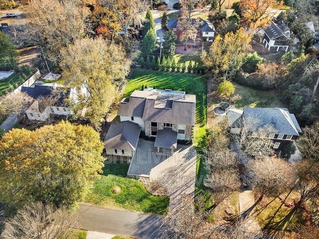 Building Photo - 2011 Sharon Ave