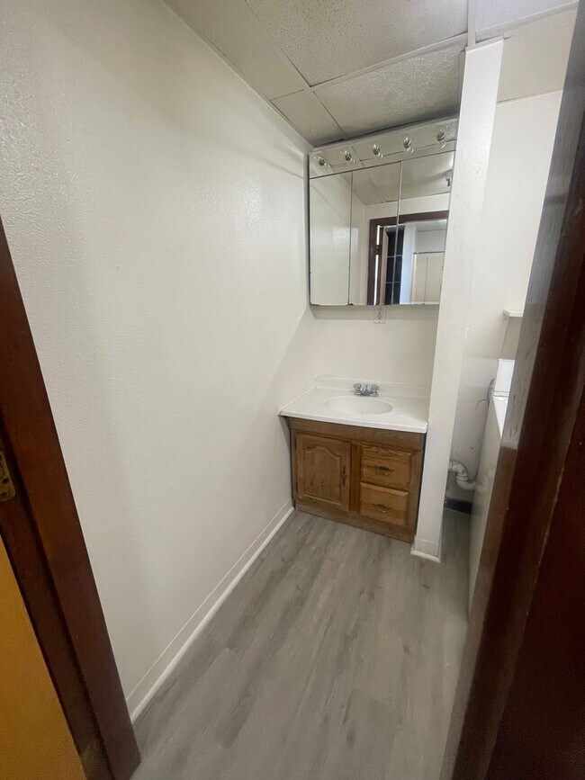 Building Photo - (1614 8th Ave)