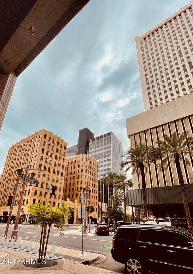 Building Photo - 114 W Adams St