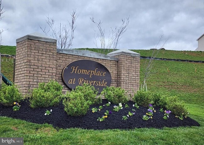 Building Photo - 104 Cramsford St