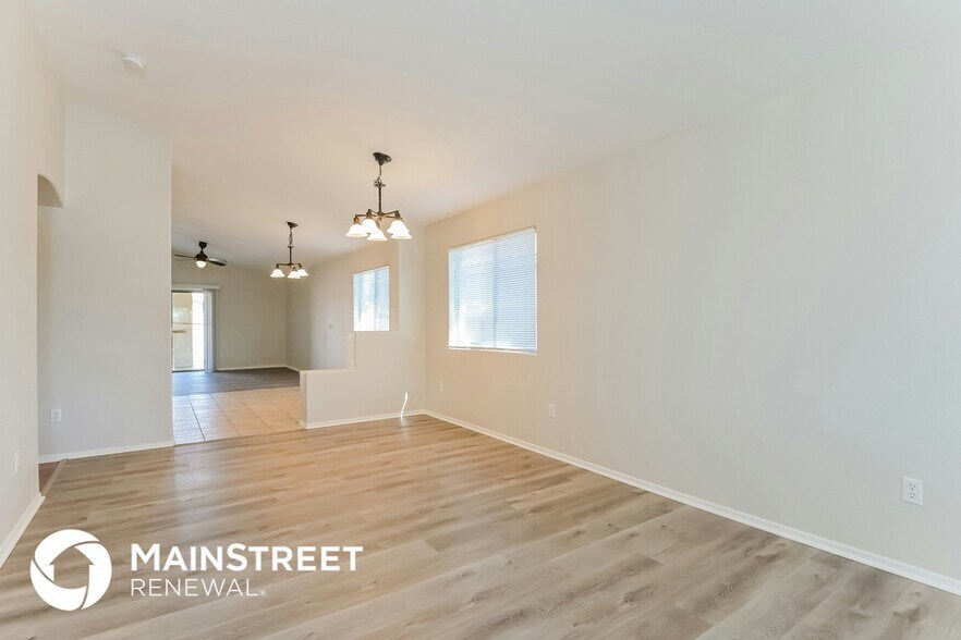 Building Photo - 7339 E Weeping Willow Dr