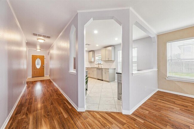 Building Photo - 3402 Fox Ct