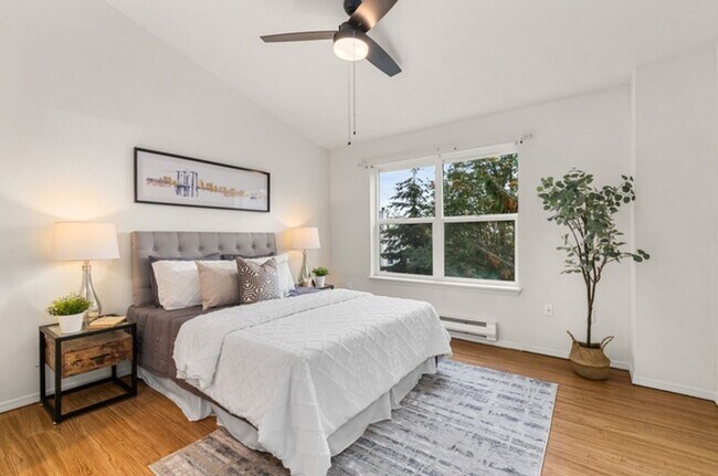 Building Photo - Spacious 2-Bed, 2-Bath Townhome Near Lynnwood & Mill Creek – Modern Comfort & Prime Location!