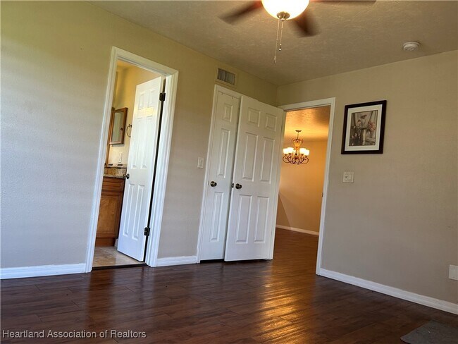 Building Photo - 5556 Matanzas Dr