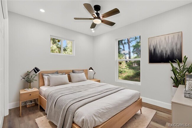 Building Photo - 618 Spruce St