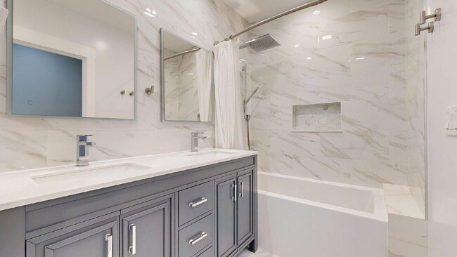 Building Photo - Remodeled 2 Bedroom | 1.5 Bathroom | Spaci...