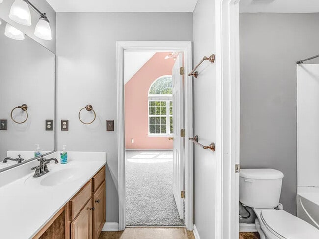 Building Photo - 135 Elba Dr