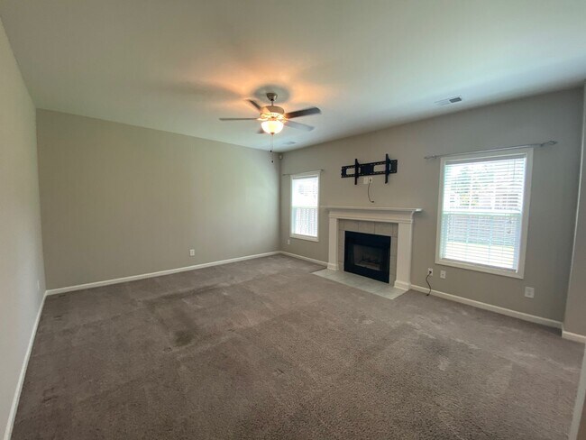 Building Photo - 216 Wild Azalea Dr
