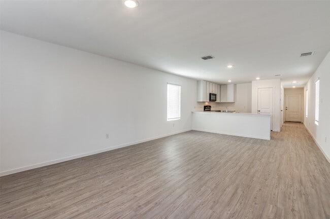 Building Photo - 6224 Sandpiper Ln