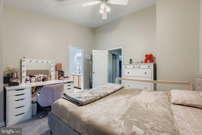 Building Photo - 708 Pine Drift Dr