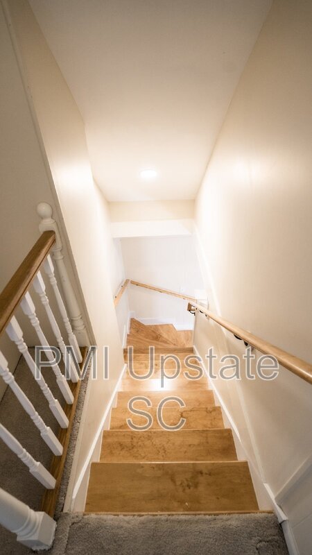 Building Photo - 68 Smythe Ave