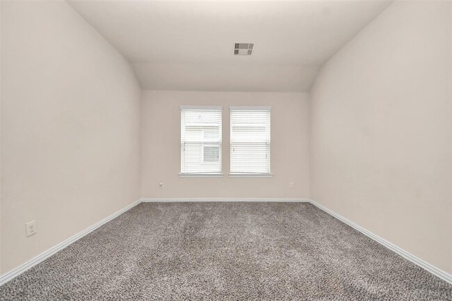 Building Photo - 122 Persimmon Dr