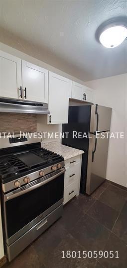 Building Photo - 425 E Creekside Cir