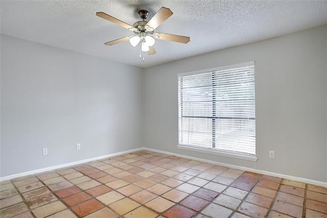 Building Photo - 507 S Las Vegas Trail