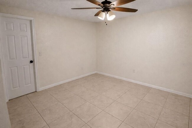 Building Photo - 6115 N Albany Ave